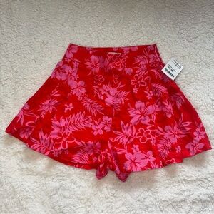 NWT Hibiscus Floral Shorts